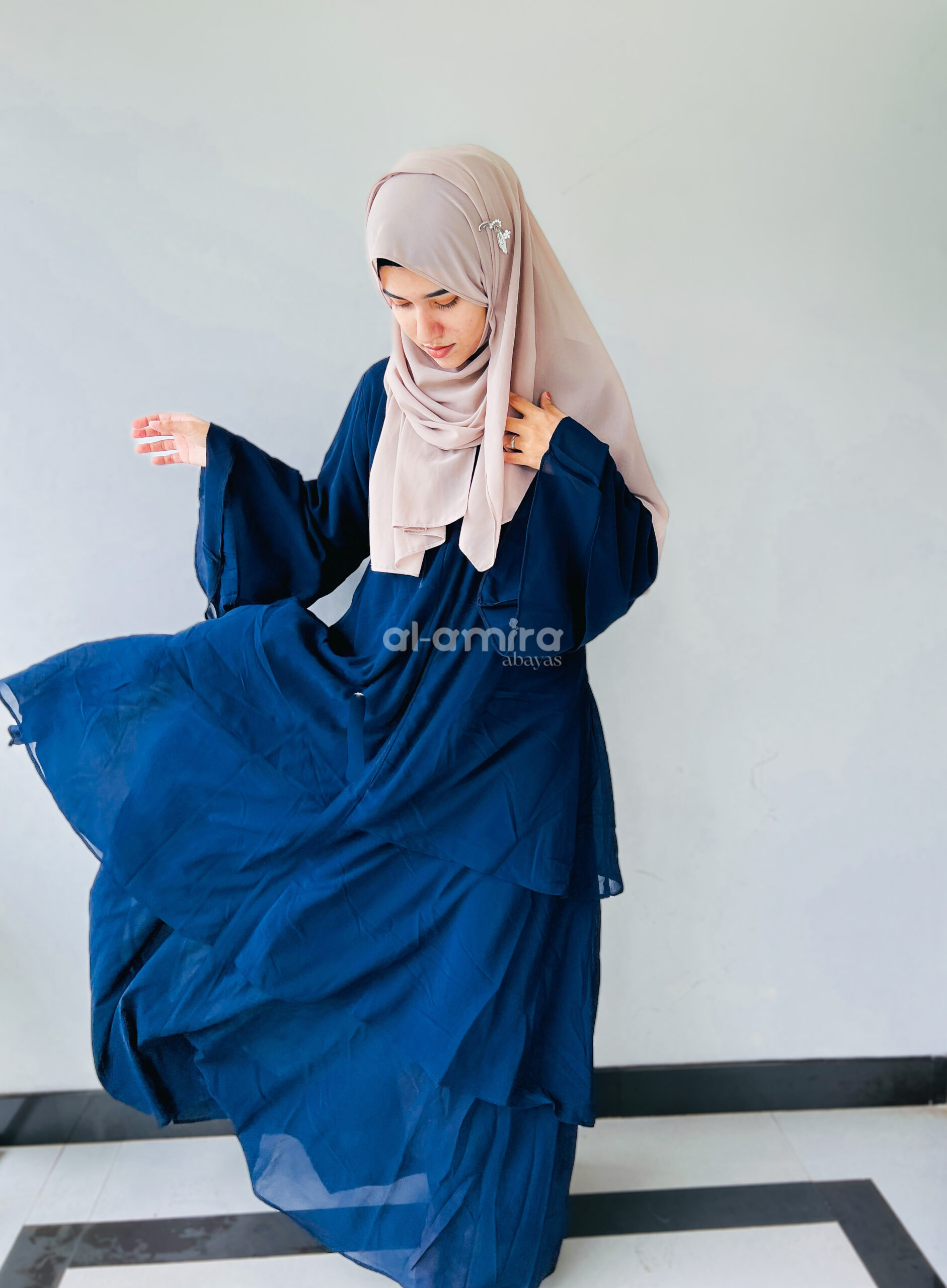 Elegant Layered Navy Blue Abaya - Image 3